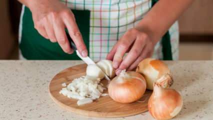 Πώς να κόψετε τα κρεμμύδια; Ποια είναι τα κόλπα για την κοπή κρεμμυδιών