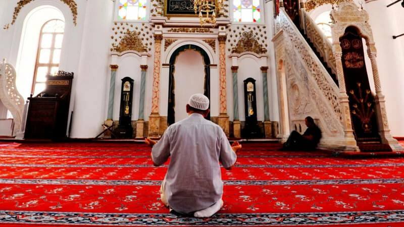 Πώς γίνεται η προσευχή πριν; Πόσα rakats προσευχής λατρείας;