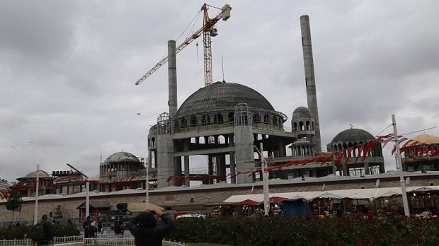 Το τζαμί Taksim περιμένει 2500 άτομα