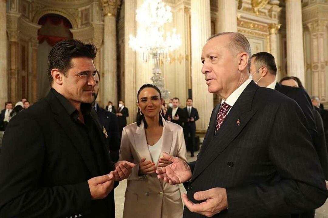 Ο Χακάν Ουράλ και ο Πρόεδρος Ρετζέπ Ταγίπ Ερντογάν