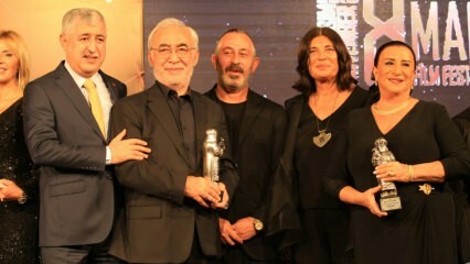 Ο Şener Şen έλαβε το βραβείο τιμής από το χέρι του Cem Yılmaz