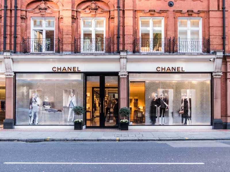 Ποιο είναι το εικονίδιο μόδας Gabrielle Bonheur, με το ψευδώνυμο Coco Chanel;