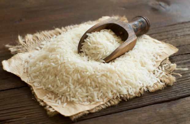 Πρέπει να διατηρηθεί το ρύζι στο νερό; Το ρύζι μαγειρεύεται χωρίς να διατηρείται το ρύζι στο νερό;