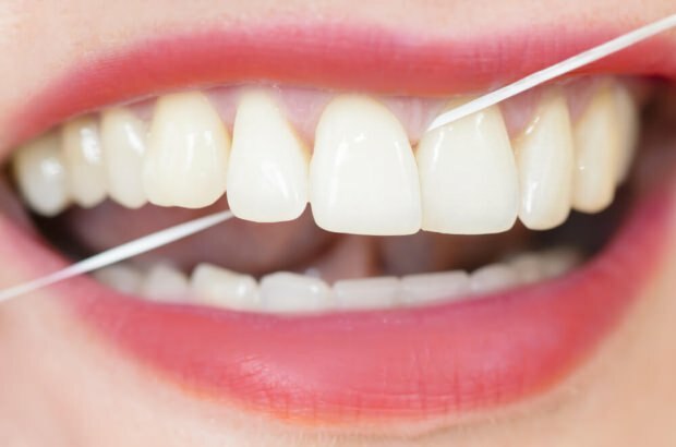 Πρέπει να χρησιμοποιούνται οδοντογλυφίδες για καθαρισμό από το στόμα και τα δόντια;