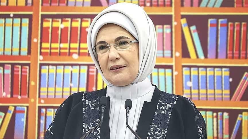 Η Πρώτη Κυρία Ερντογάν γιόρτασε τη νέα εκπαιδευτική περίοδο