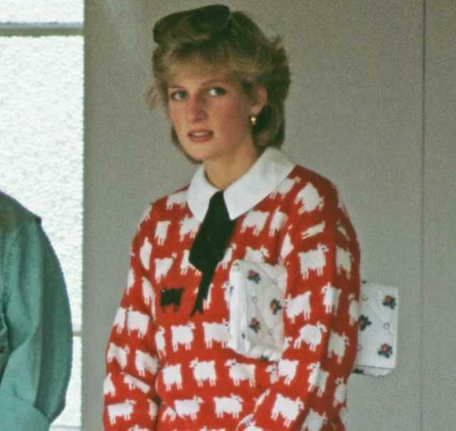 Το εμβληματικό πουλόβερ της πριγκίπισσας Νταϊάνα