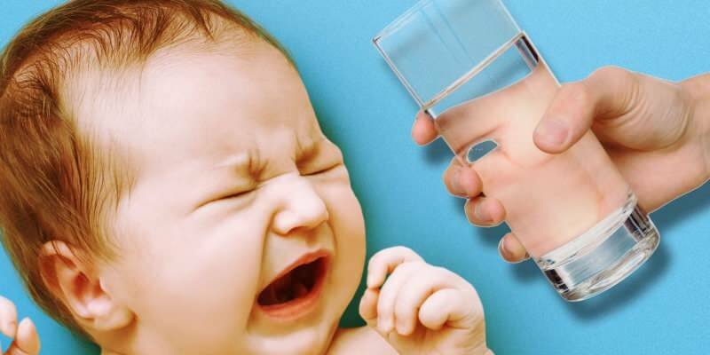 Κατανάλωση νερού σε μωρά