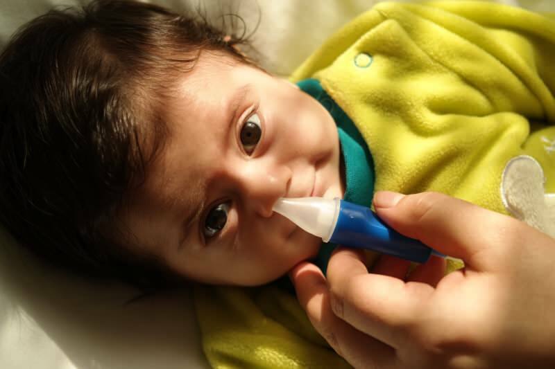 Πώς να καθαρίσετε τη μύτη των μωρών χωρίς να βλάψετε; Ρινική συμφόρηση και μέθοδος καθαρισμού σε βρέφη