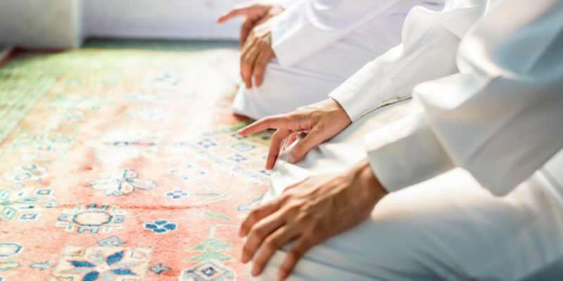 Ettahiyyatü απαγγελία προσευχής και αρετή! Πώς να διαβάσετε το Ettehiyyatü; Πού διαβάζεται η προσευχή tahiyyat;