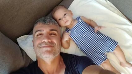 Ο γιος του canzcan Deniz είναι 9 μηνών