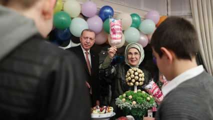 Μια ανάρτηση από την Πρώτη Κυρία Ερντογάν για το iftar φιλοξένησαν τα παιδιά στο Love Houses