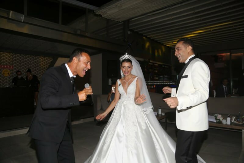 Ο γάμος που συγκεντρώνει διάσημα ονόματα! Ο Sinan Güzel και ο Seval Duğan παντρεύτηκαν
