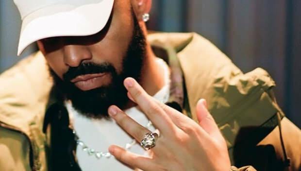 Το κολιέ $ 1 εκατομμυρίου του Drake συγκέντρωσε την αντίδραση στα κοινωνικά μέσα ενημέρωσης!