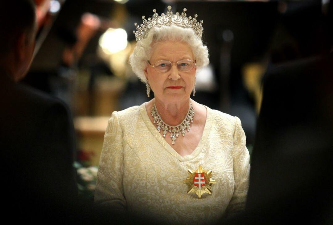 Βασίλισσα της Αγγλίας II. Ελισάβετ