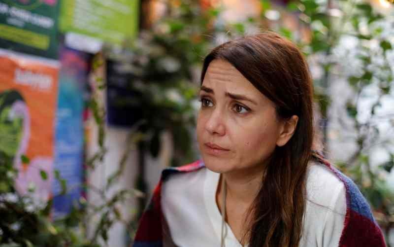 Η διάσημη ηθοποιός Deniz Uğur ανακουφίζει τον πόνο του αποθανόντος συζύγου της με τα παιδιά της!
