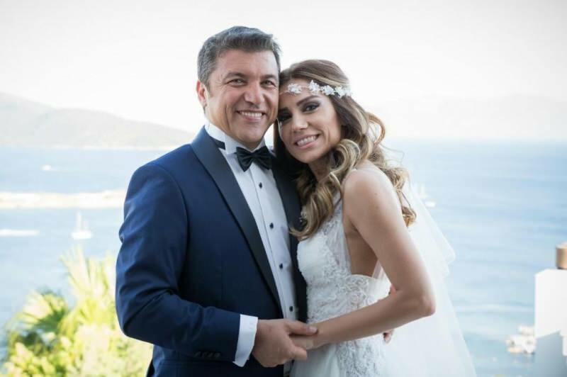 Γαμήλια φωτογραφία του Ismail Küçükkaya και της πρώην συζύγου του Eda Demirci