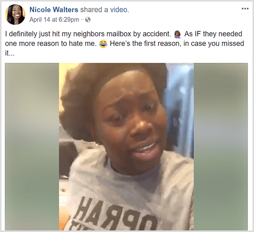 Η Nicole Walters δημοσίευσε ένα βίντεο στο Facebook με μια εισαγωγή κειμένου που λέει ότι χτύπησε το γραμματοκιβώτιο του γείτονά της κατά λάθος. Η Nicole φοράει μαύρο περίβλημα και γκρι μπλουζάκι.