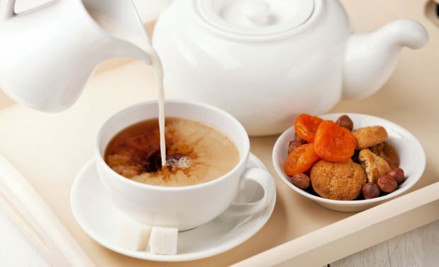 Τι είναι το αγγλικό τσάι; Πώς παρασκευάζεται το αγγλικό τσάι; Τα κόλπα της παραγωγής αγγλικού τσαγιού στο σπίτι