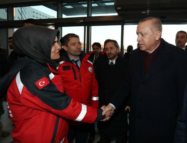 Ο Πρόεδρος Ερντογάν συγχαίρει την Εμίνε Κουστέπε