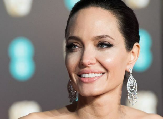 Δημοσιεύσεις της Angelina Jolie