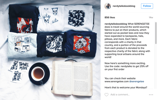 Το Nerdy Talks Book Blog διαθέτει προϊόντα Serengetee και ενημερώνει τους ακόλουθους για την αιτία στο Instagram.