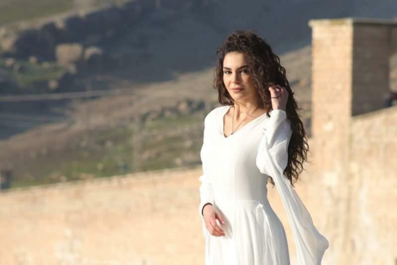 Η ηθοποιός Ebru Şahin εκπαιδεύεται για τη νέα της σειρά Destan!
