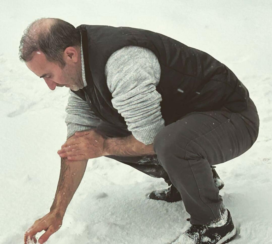 Ο Ömer Karaoğlu έκανε πλύση με χιόνι