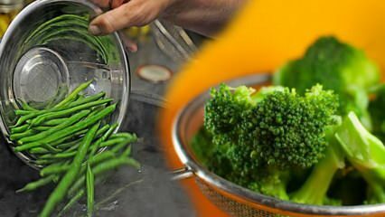 Τι είναι η μέθοδος Blanching; Πώς να κάνετε λεύκανση (λεύκανση) λαχανικών