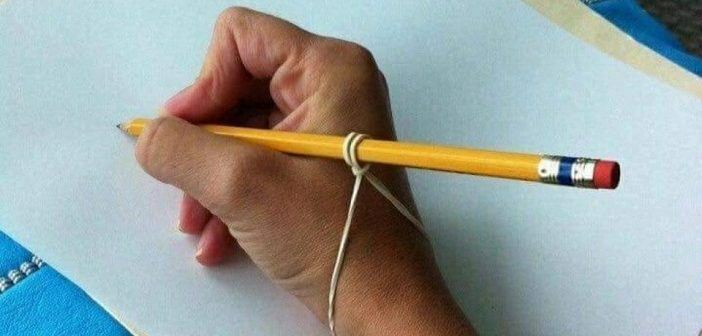 Πώς να διδάξετε ένα παιδί να κρατάει ένα μολύβι;