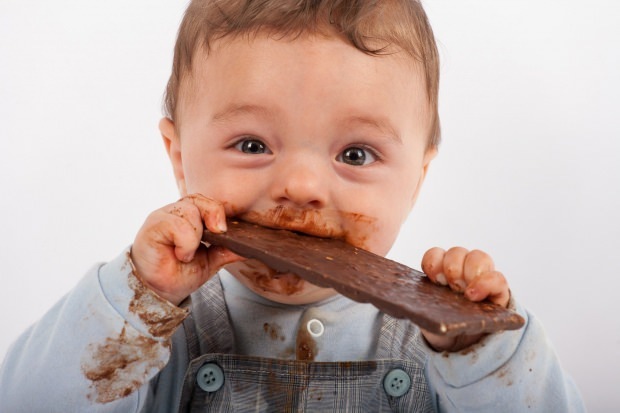 Πότε να δώσετε σοκολάτα σε μωρά