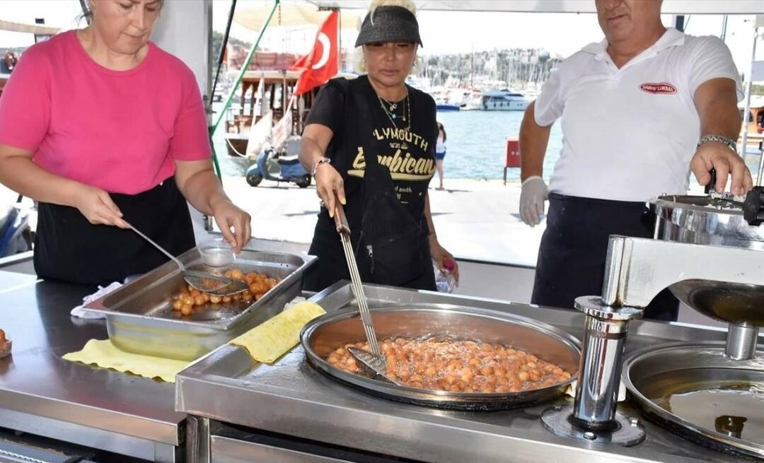 Μια κίνηση με νόημα από την Yonca Evcimik για την οικογένειά της! Έδινε μπουκιές για χάρη των γονιών του.