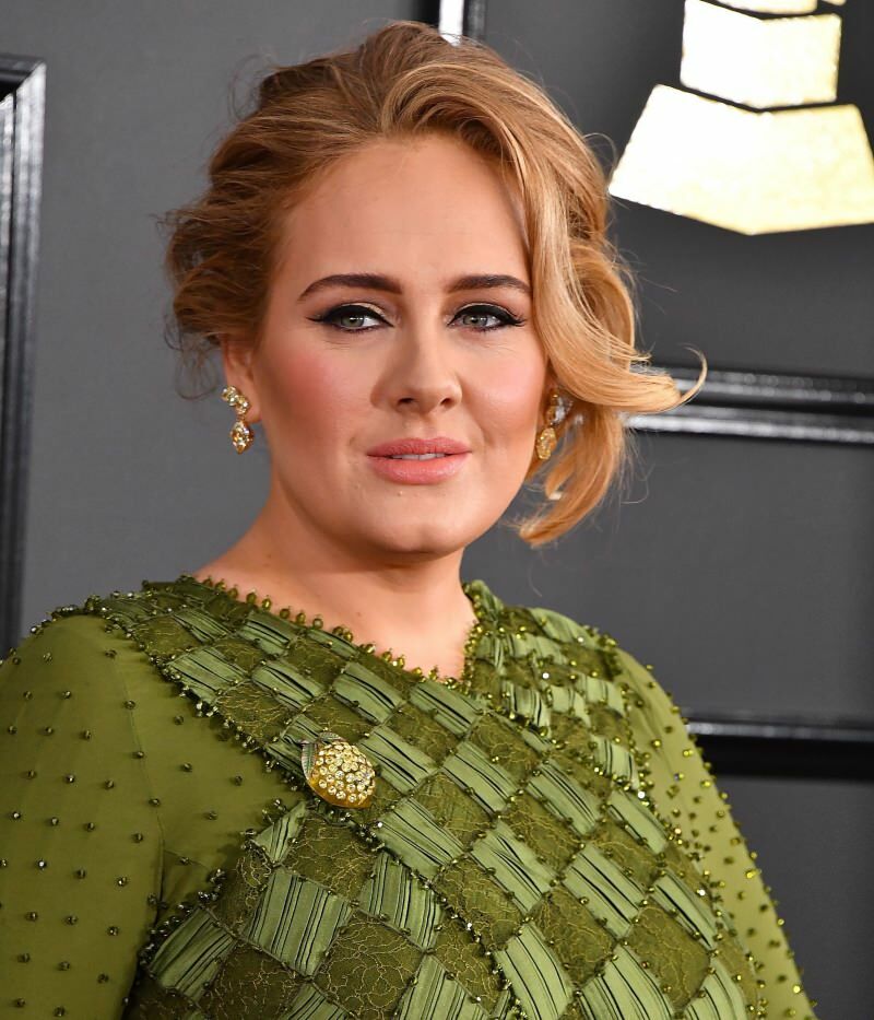 Ο πατέρας της Adele παραπονέθηκε για τον γείτονά του: Μην τραγουδάτε τα τραγούδια της κόρης μου!