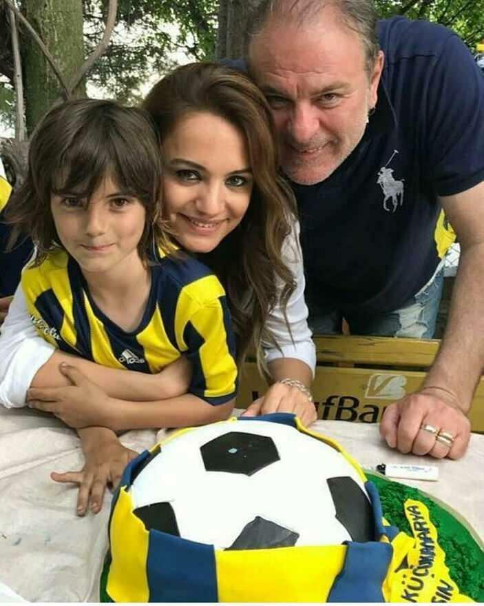 Η πρώην σύζυγος του Burak Sergen, Işıl Sergen και ο γιος της