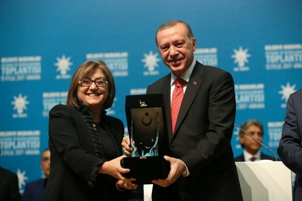 Fatma Şahin και τον Πρόεδρο Recep Tayyip Erdoğan
