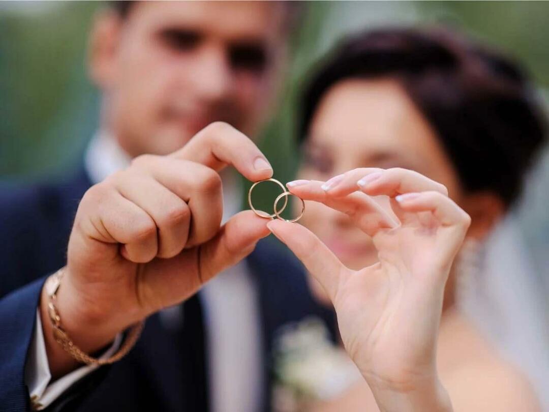 Ποιος μπορεί να επωφεληθεί από την υποστήριξη του μπόνους γάμου;