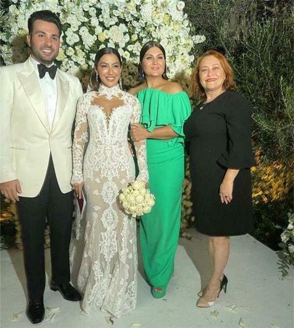 Φωτογραφίες από τον γάμο με τη νύφη της sibelcan, Merve kaya και τον γιο της Engincan ural