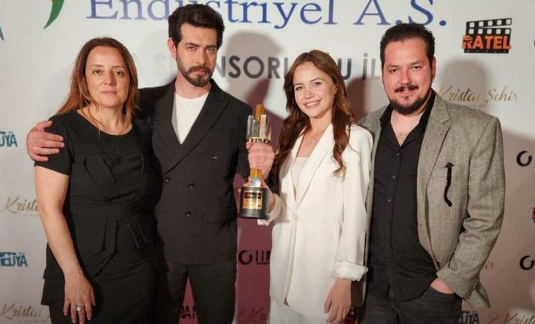 Το Blood Flowers, που επιλέχθηκε ως η «Daytime TV Series of the Year», επιστρέφει στην Times Square! 