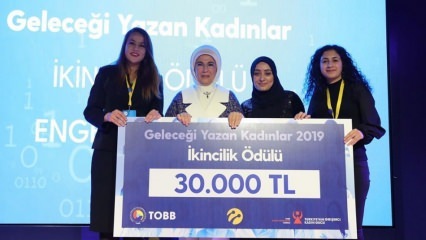 Βραβεία γυναικών που γράφουν το μέλλον από την πρώτη κυρία Erdoğan