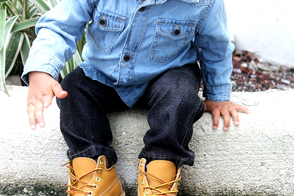 Πρέπει τα μωρά να φορούν μπότες;