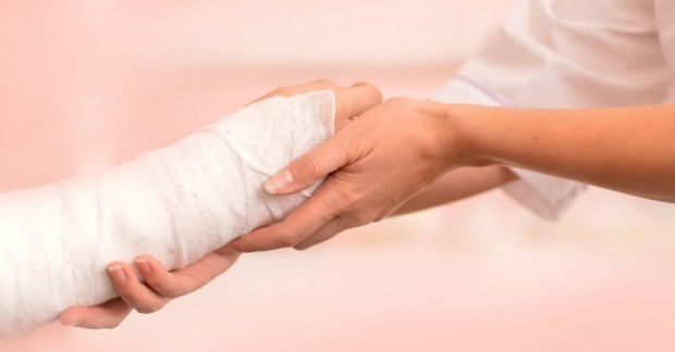 Υπάρχουν συμπτώματα της κύστης (Ganglion) στο χέρι; Ποια είναι η μέθοδος θεραπείας της χειρουργικής κύστης;