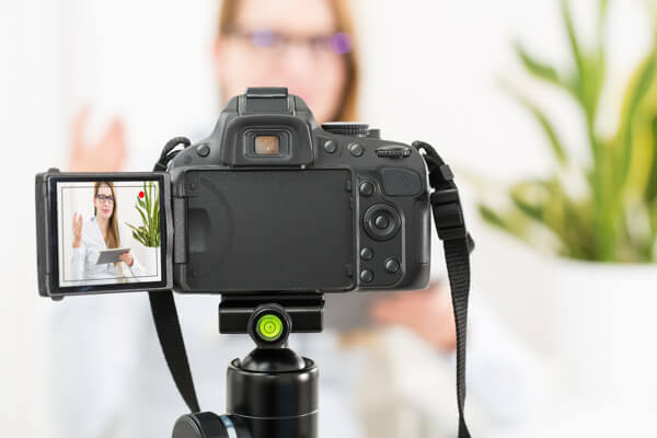 Ένα ψηφιακό SLR είναι μια εξαιρετική επιλογή για την εγγραφή βίντεο ποιότητας.