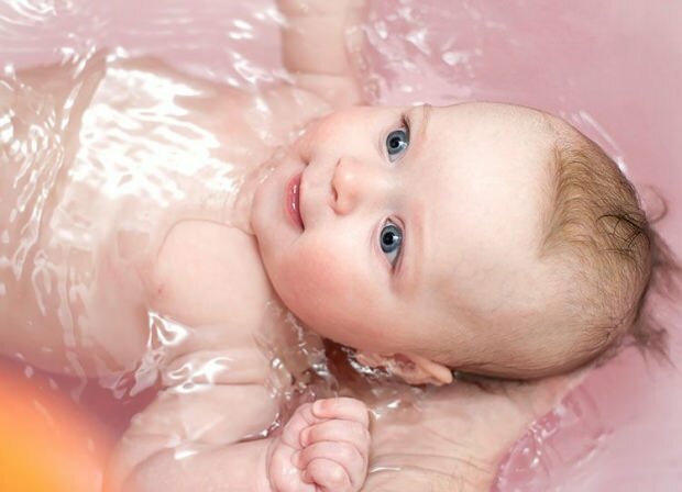 Πώς να κάνετε μπάνιο για μωρά;
