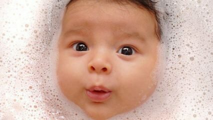 Εάν το μωρό σας καταπιεί νερό ενώ κάνετε μπάνιο.
