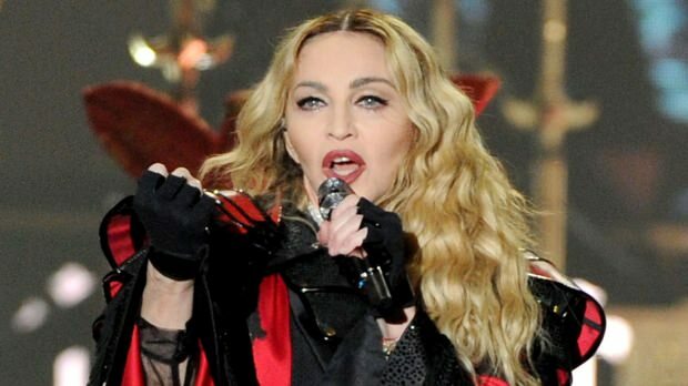 Ονομάζεται Madonna: Τραγουδώντας στη σκηνή των δολοφόνων