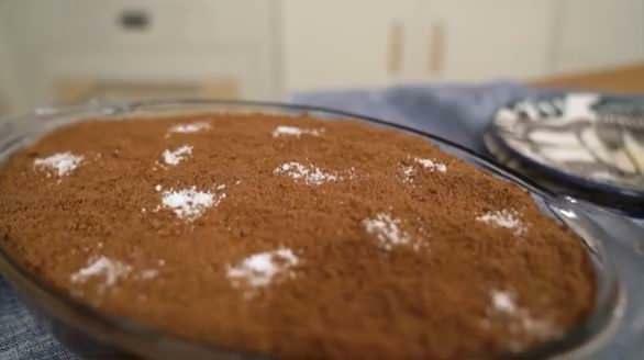 Πώς να φτιάξετε το πιο εύκολο κέικ με άμμο