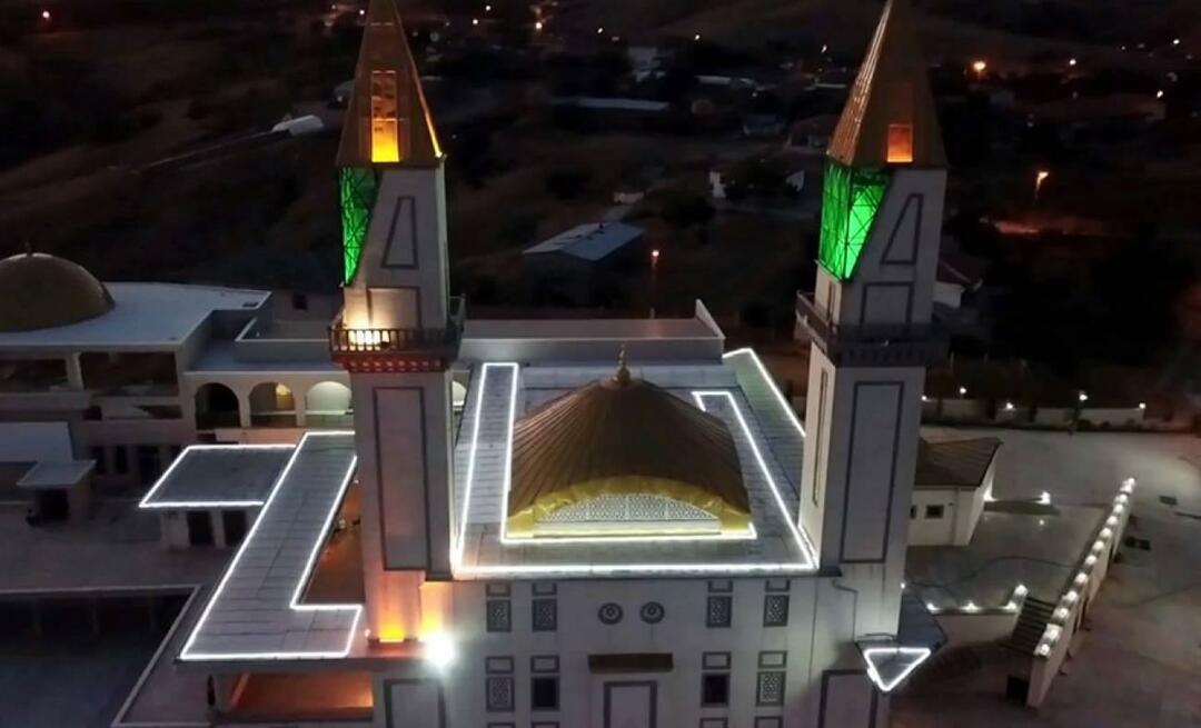 Ολοκληρώθηκε το τζαμί στο Κιρίκαλε, όπου φαίνεται η λέξη Αλλάχ από ψηλά.