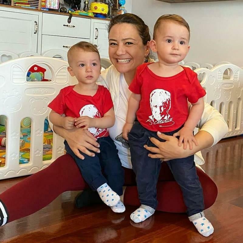 Η νέα στάση της παρουσιαστής Ezgi Sertel με τα δίδυμα παιδιά της!