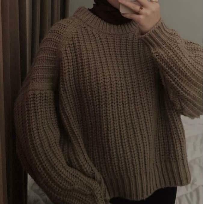 Πουλόβερ στο cozy girl trend