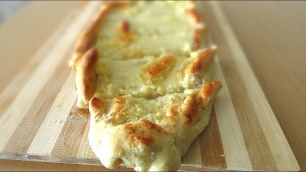 Πώς να φτιάξετε επιδόρπιο ψωμιού τυριού Elazig;