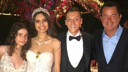 Ο Acun Ilıcalı είχε δείπνο με νεόνυμφους Amine και Mesut Özil